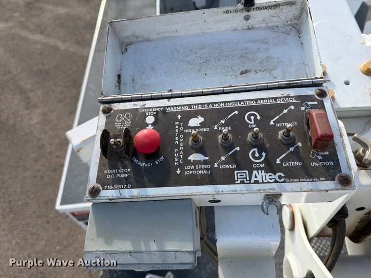image for item EP7824 2011 Ford F350 Super Duty Ext. Cab bucket truck