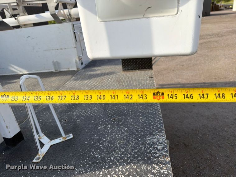 image for item EP7824 2011 Ford F350 Super Duty Ext. Cab bucket truck