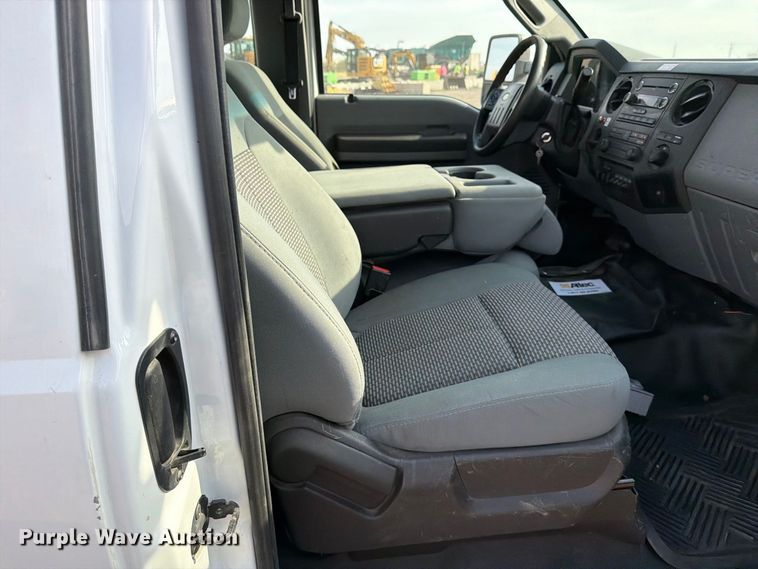 image for item EP7824 2011 Ford F350 Super Duty Ext. Cab bucket truck