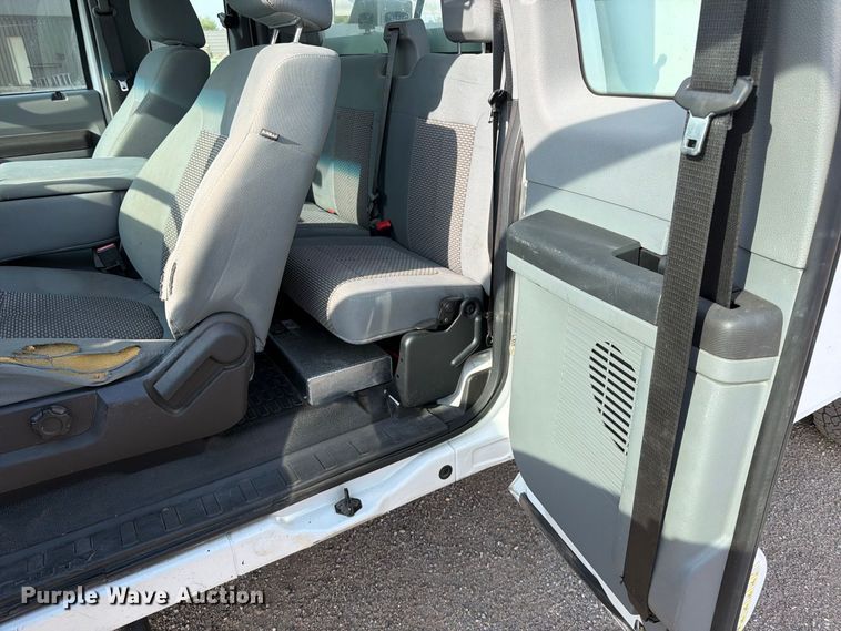 image for item EP7824 2011 Ford F350 Super Duty Ext. Cab bucket truck