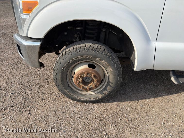 image for item EP7824 2011 Ford F350 Super Duty Ext. Cab bucket truck