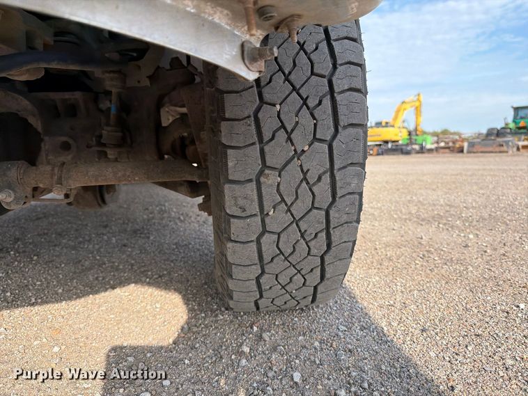 image for item EP7824 2011 Ford F350 Super Duty Ext. Cab bucket truck