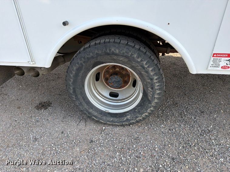 image for item EP7824 2011 Ford F350 Super Duty Ext. Cab bucket truck