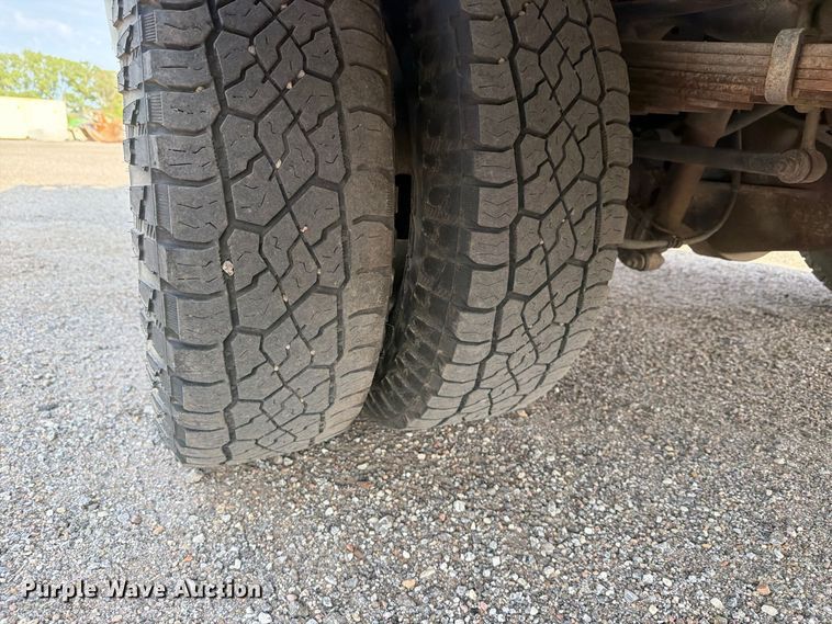 image for item EP7824 2011 Ford F350 Super Duty Ext. Cab bucket truck