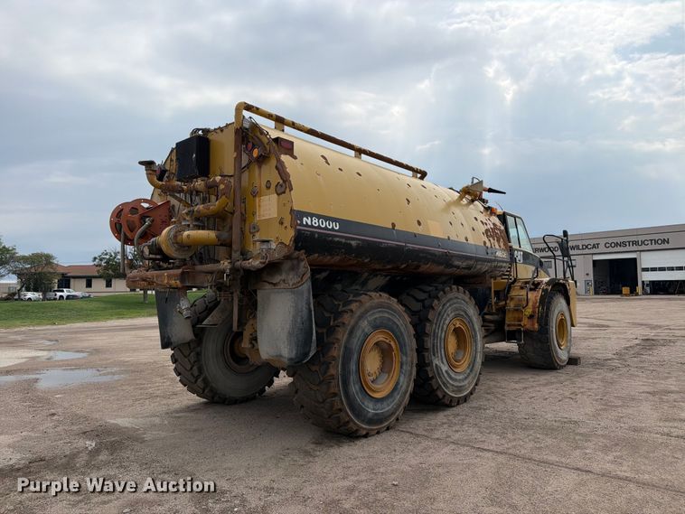image for item EP7828 2006 Caterpillar 740 water wagon