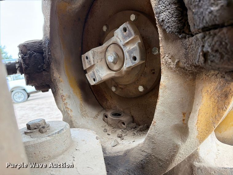 image for item EP7828 2006 Caterpillar 740 water wagon