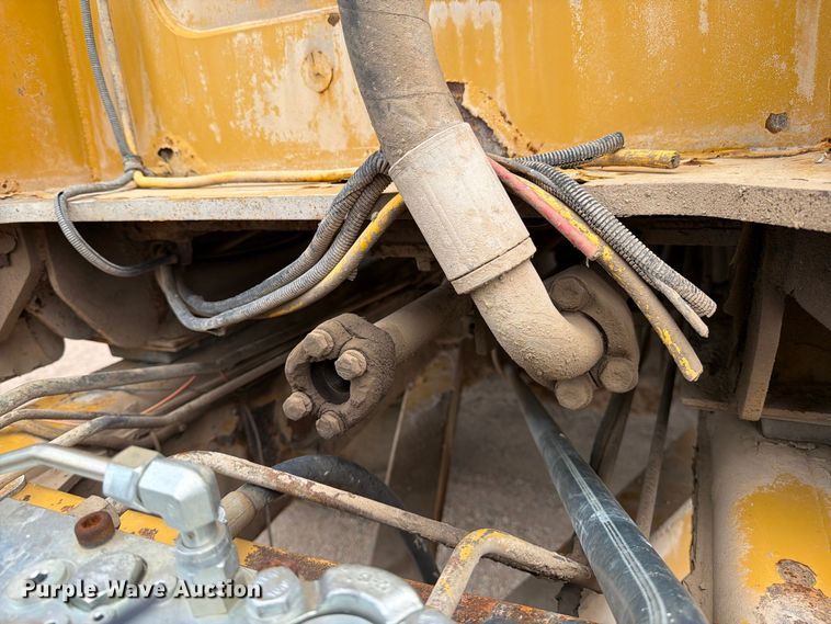 image for item EP7828 2006 Caterpillar 740 water wagon