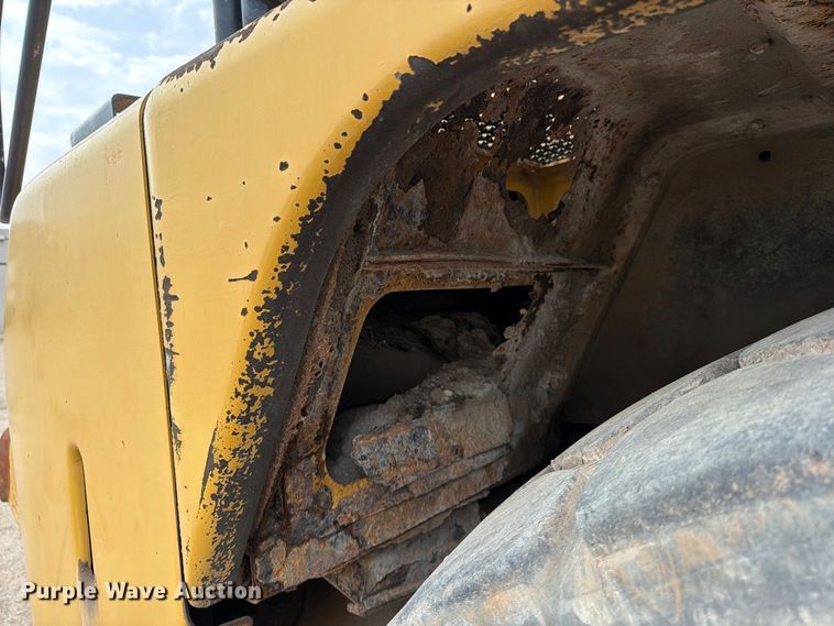 image for item EP7828 2006 Caterpillar 740 water wagon