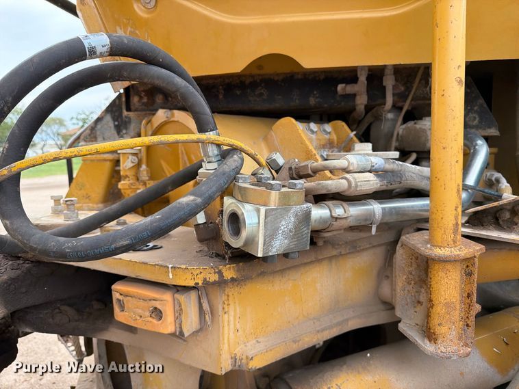 image for item EP7828 2006 Caterpillar 740 water wagon