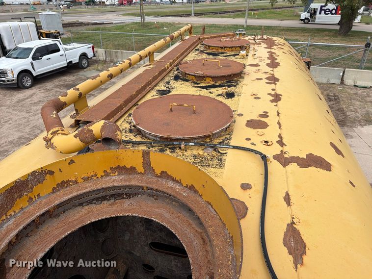 image for item EP7828 2006 Caterpillar 740 water wagon