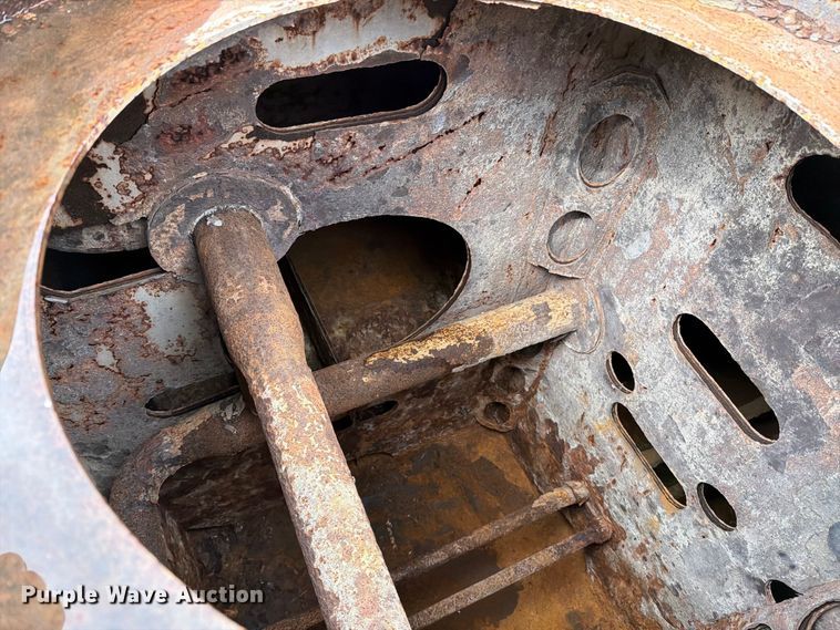 image for item EP7828 2006 Caterpillar 740 water wagon