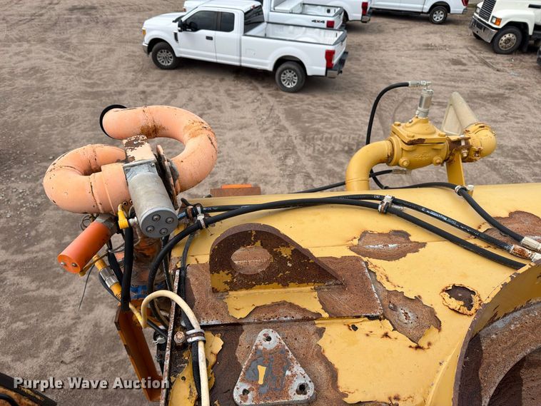 image for item EP7828 2006 Caterpillar 740 water wagon