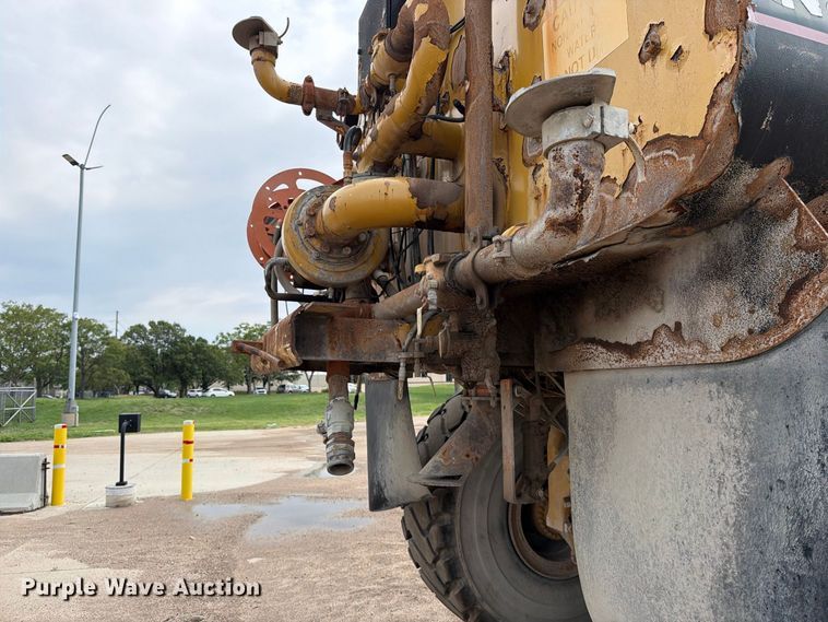 image for item EP7828 2006 Caterpillar 740 water wagon