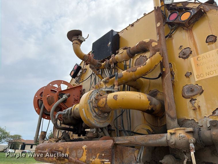 image for item EP7828 2006 Caterpillar 740 water wagon