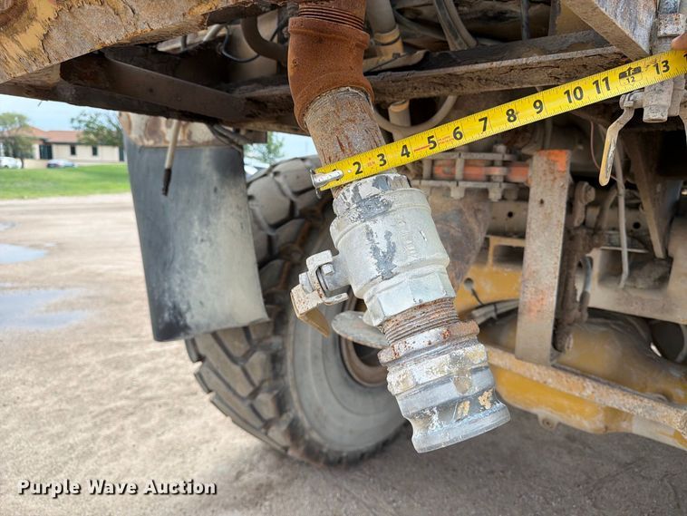 image for item EP7828 2006 Caterpillar 740 water wagon