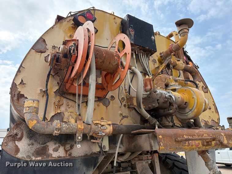 image for item EP7828 2006 Caterpillar 740 water wagon