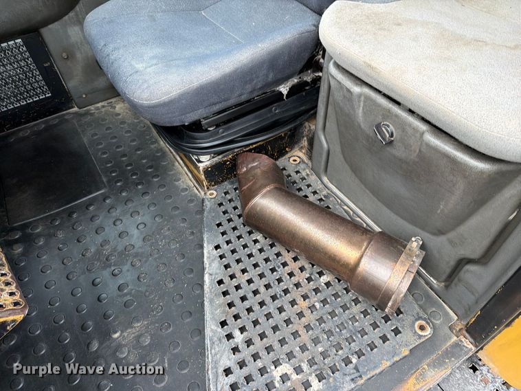 image for item EP7828 2006 Caterpillar 740 water wagon