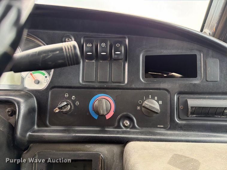 image for item EP7828 2006 Caterpillar 740 water wagon