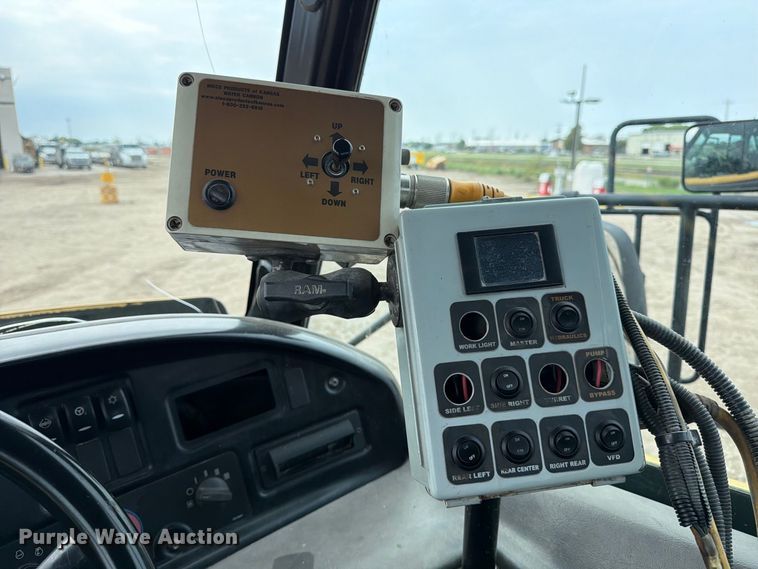 image for item EP7828 2006 Caterpillar 740 water wagon