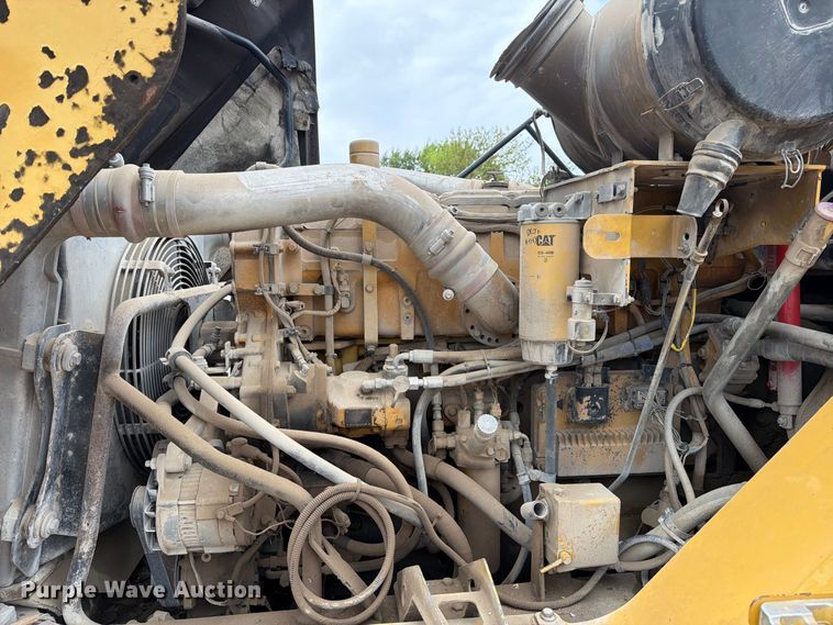 image for item EP7828 2006 Caterpillar 740 water wagon