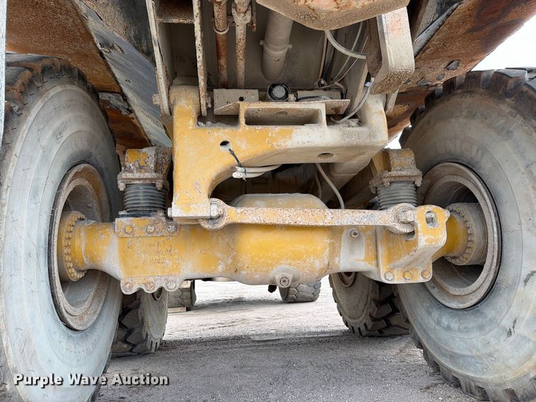 image for item EP7828 2006 Caterpillar 740 water wagon