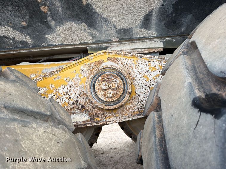 image for item EP7828 2006 Caterpillar 740 water wagon