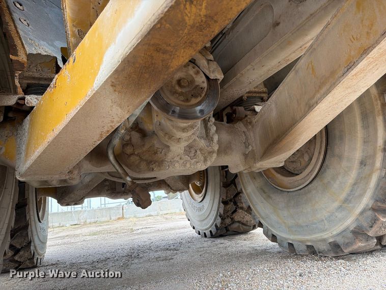 image for item EP7828 2006 Caterpillar 740 water wagon