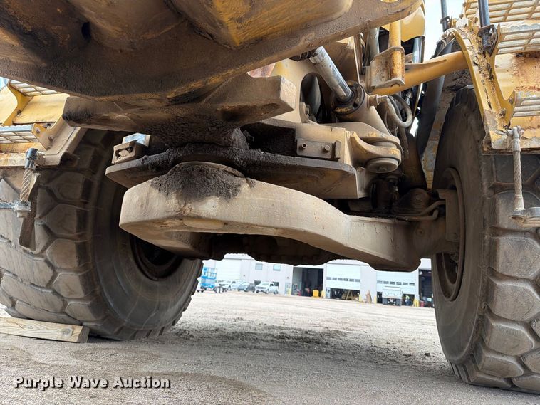 image for item EP7828 2006 Caterpillar 740 water wagon