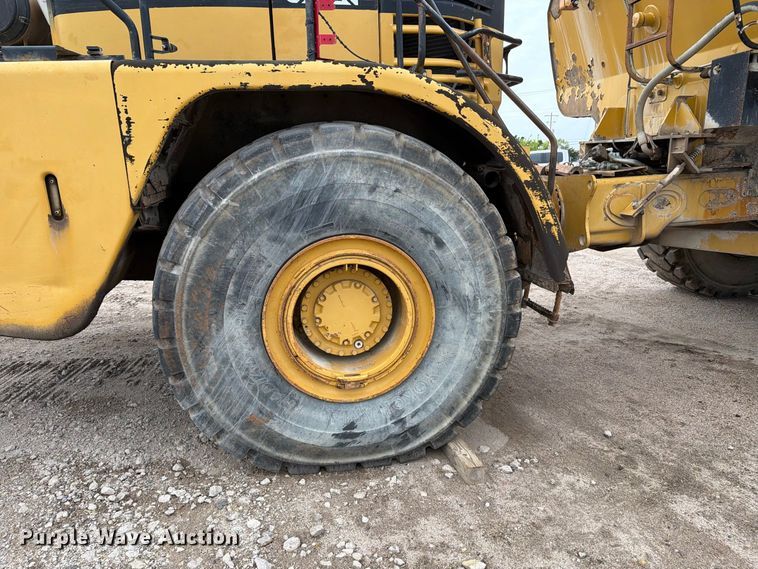 image for item EP7828 2006 Caterpillar 740 water wagon
