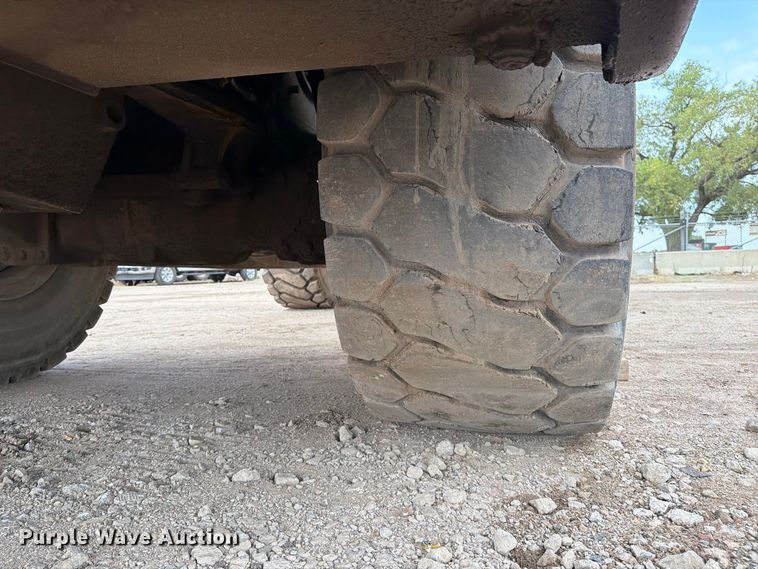 image for item EP7828 2006 Caterpillar 740 water wagon