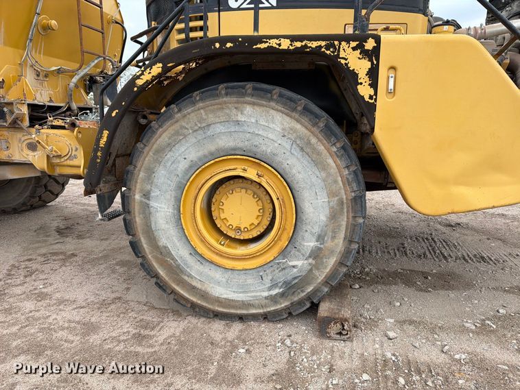 image for item EP7828 2006 Caterpillar 740 water wagon