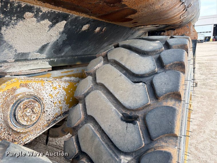image for item EP7828 2006 Caterpillar 740 water wagon