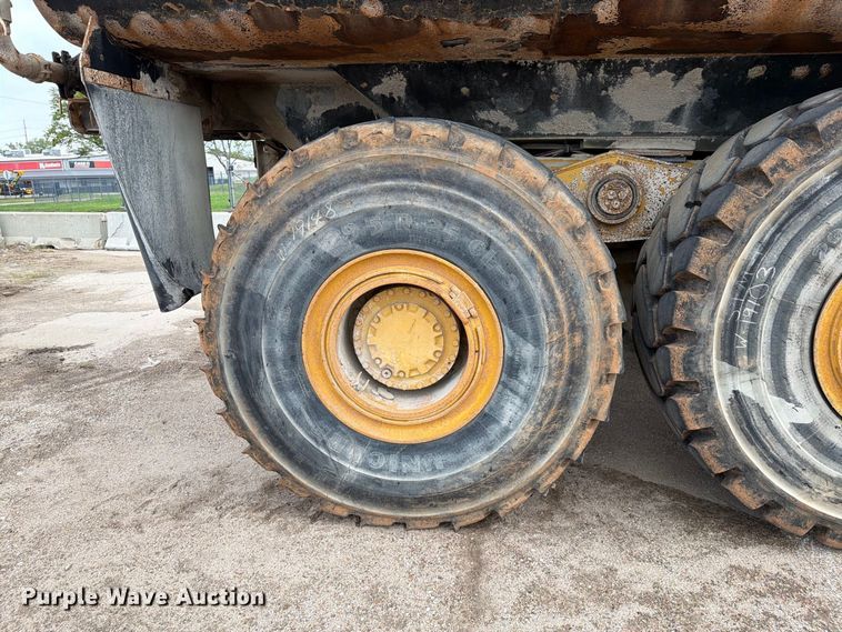 image for item EP7828 2006 Caterpillar 740 water wagon