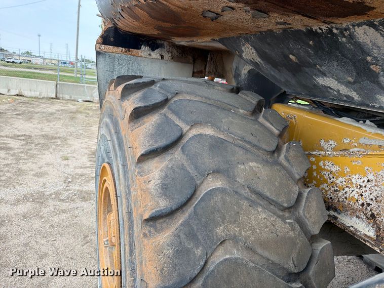 image for item EP7828 2006 Caterpillar 740 water wagon