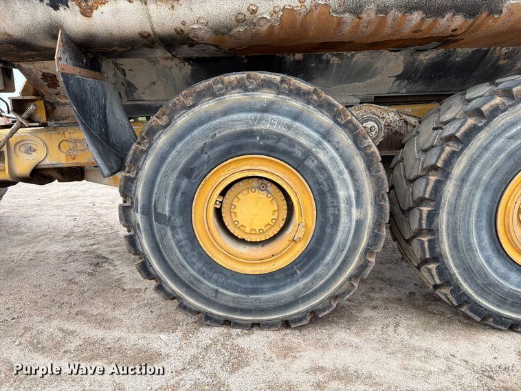 image for item EP7828 2006 Caterpillar 740 water wagon