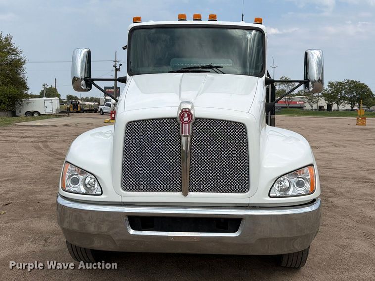image for item EP7837 2021 Kenworth T270 Reel truck