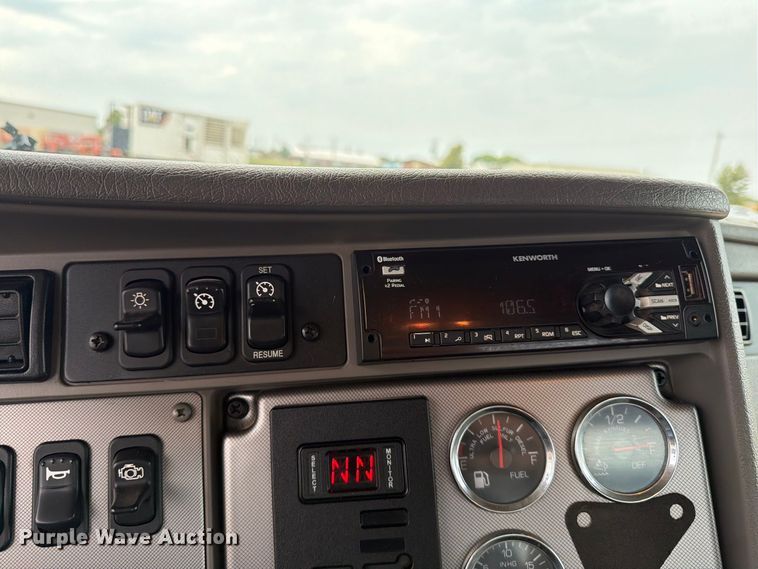 image for item EP7837 2021 Kenworth T270 Reel truck