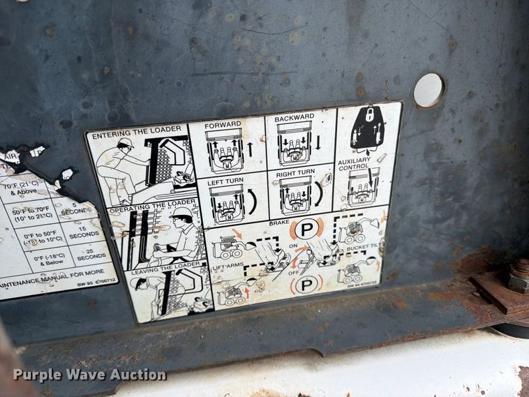 image for item EP7875 1994 Bobcat 853 skid steer loader
