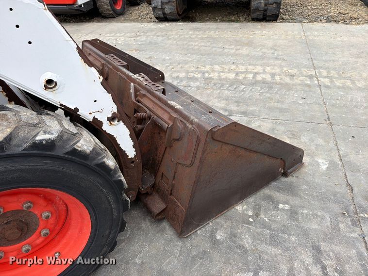 image for item EP7876 2004 Bobcat S130 skid steer loader