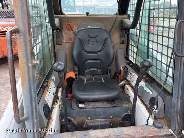 image for item EP7876 2004 Bobcat S130 skid steer loader