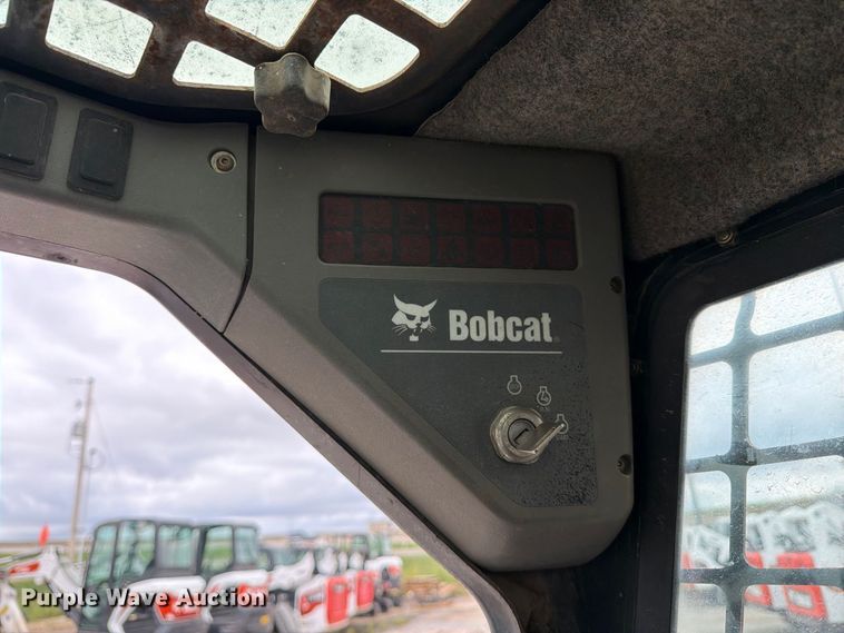 image for item EP7876 2004 Bobcat S130 skid steer loader