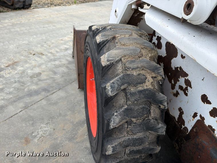 image for item EP7876 2004 Bobcat S130 skid steer loader