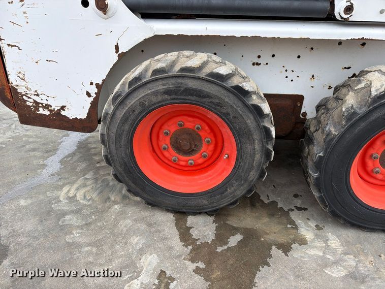 image for item EP7876 2004 Bobcat S130 skid steer loader