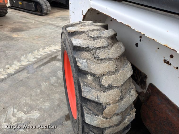 image for item EP7876 2004 Bobcat S130 skid steer loader