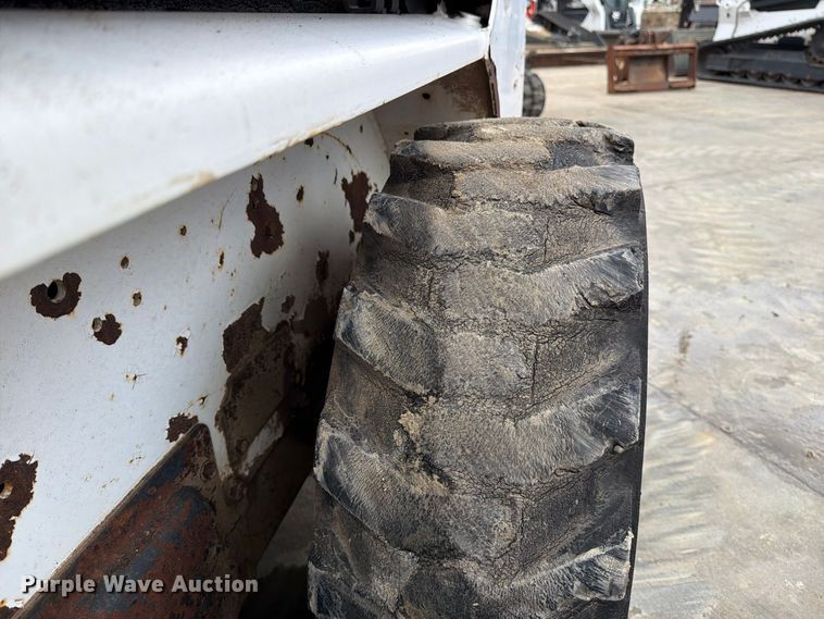 image for item EP7876 2004 Bobcat S130 skid steer loader