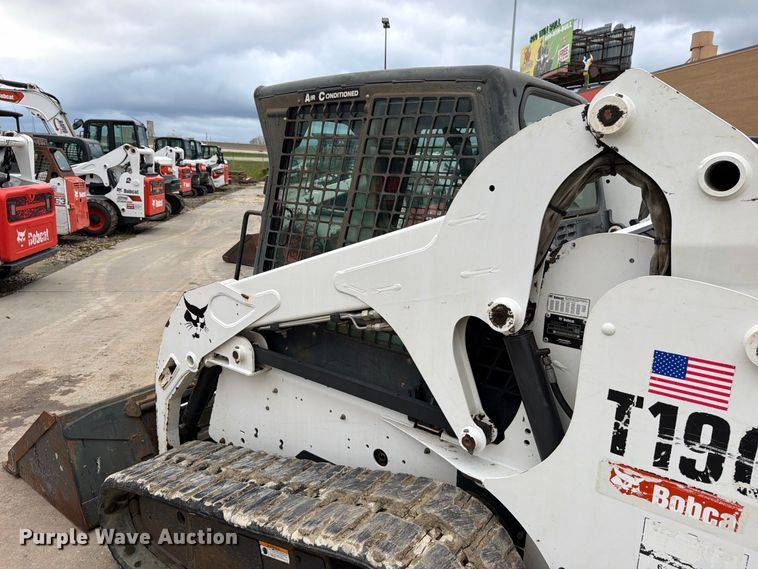 image for item EP7877 2006 Bobcat T190 tracked skid steer loader
