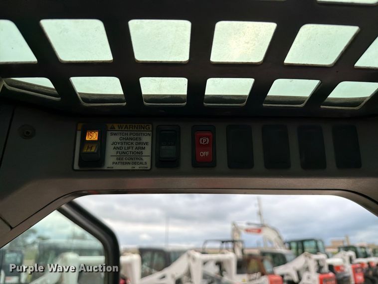image for item EP7877 2006 Bobcat T190 tracked skid steer loader