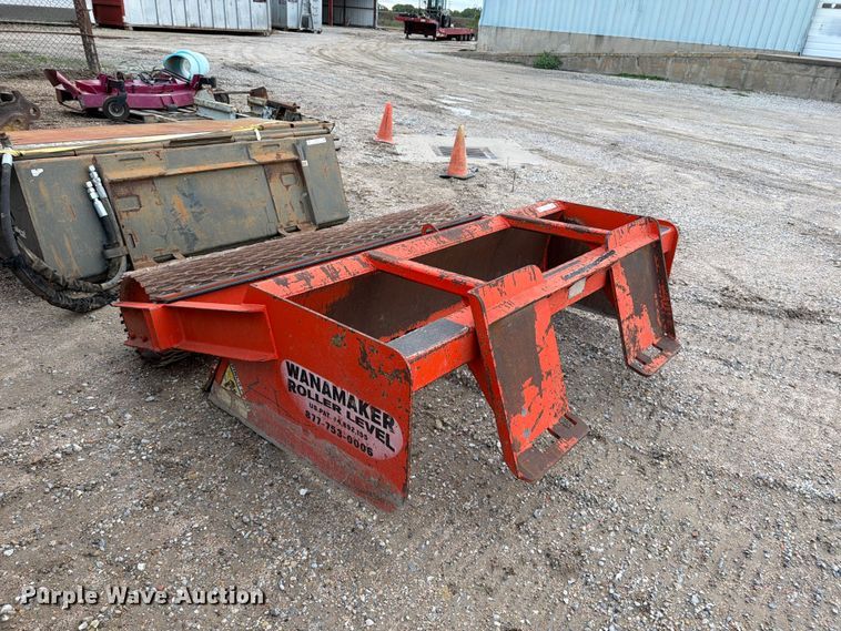 image for item EP7878 Wanamaker 6600 skid steer roller level