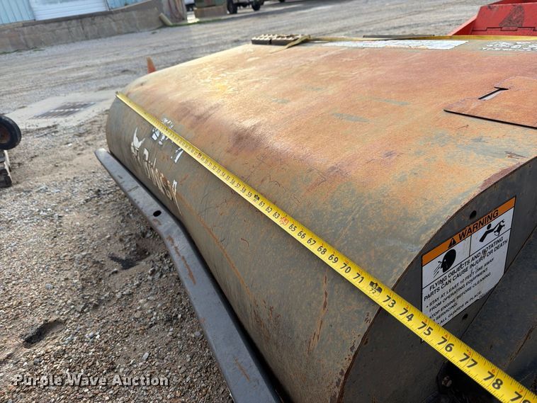 image for item EP7879 2019 Bobcat 72 Sweeper skid steer broom