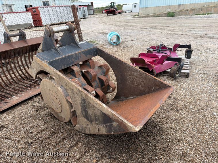 image for item EP7880 Excavator roller bucket
